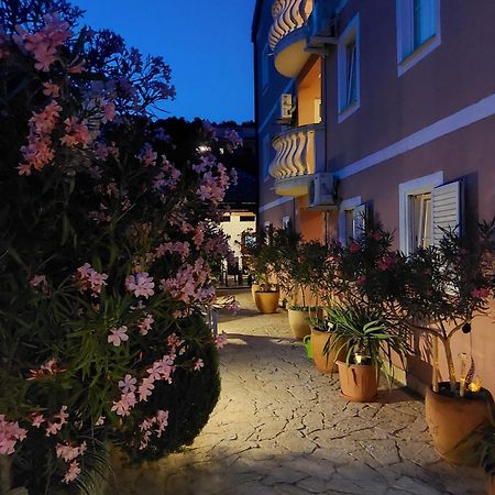 Apartments Ljubo Stari Grad  Eksteriør billede
