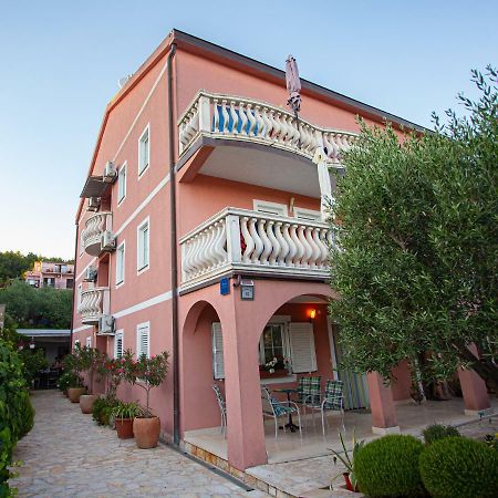 Apartments Ljubo Stari Grad  Eksteriør billede