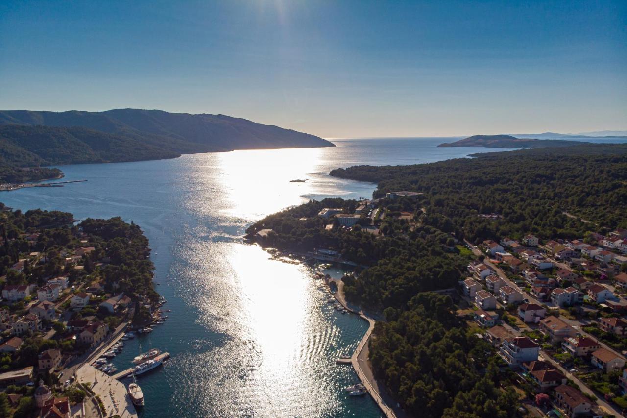 Apartments Ljubo Stari Grad  Eksteriør billede