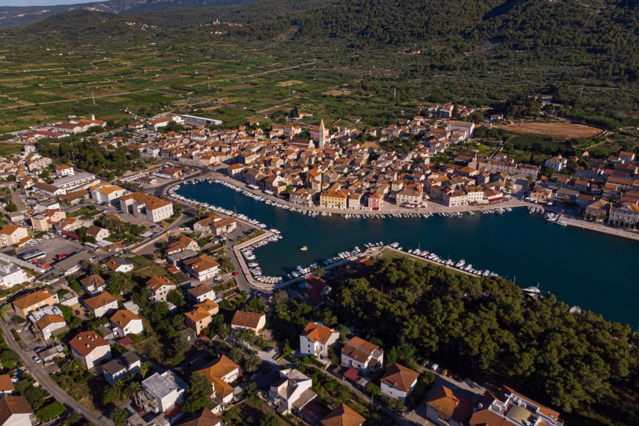 Apartments Ljubo Stari Grad  Eksteriør billede