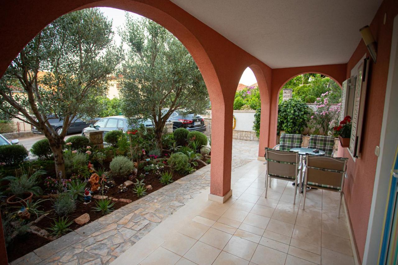 Apartments Ljubo Stari Grad  Eksteriør billede