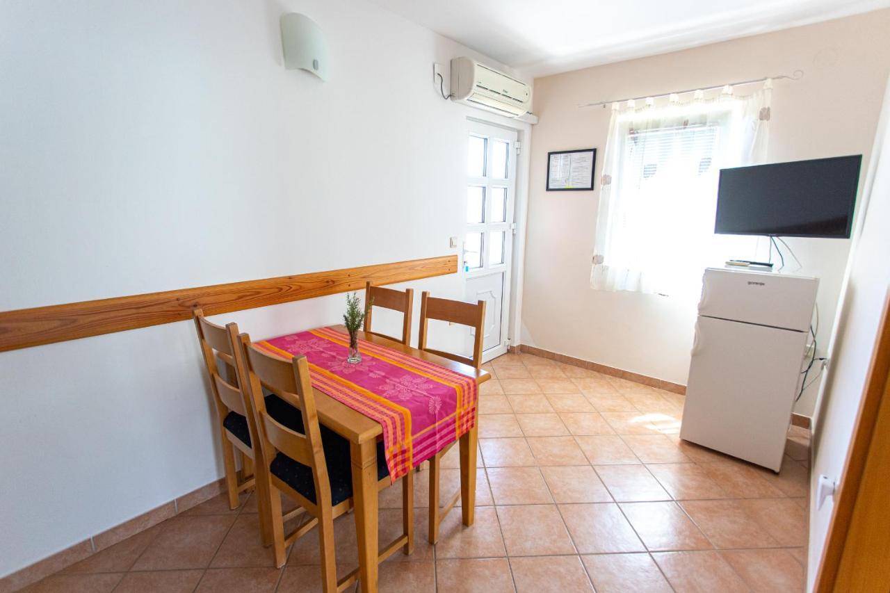 Apartments Ljubo Stari Grad  Eksteriør billede