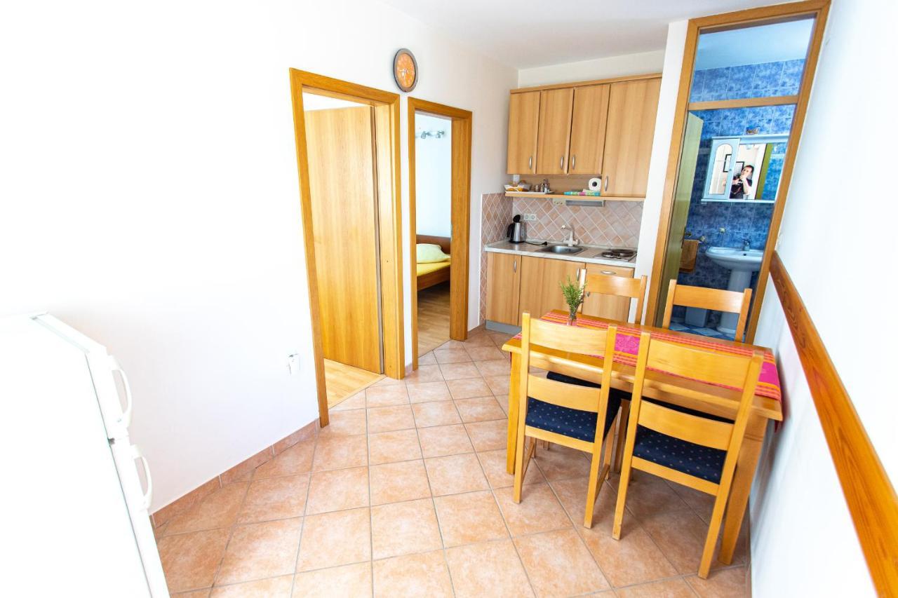 Apartments Ljubo Stari Grad  Eksteriør billede